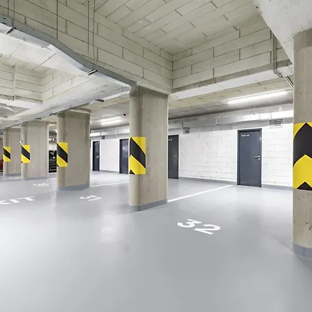 Апартаменты New Modern With Parking, Near Airport *