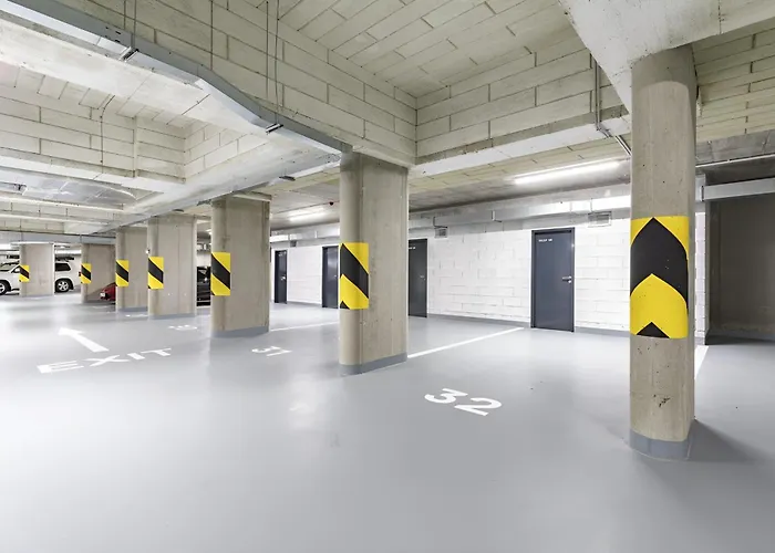 Апартаменты New Modern With Parking, Near Airport *