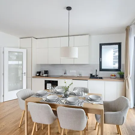 New Modern With Parking, Near Airport