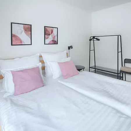 Appartamento New Modern With Parking, Near Airport *