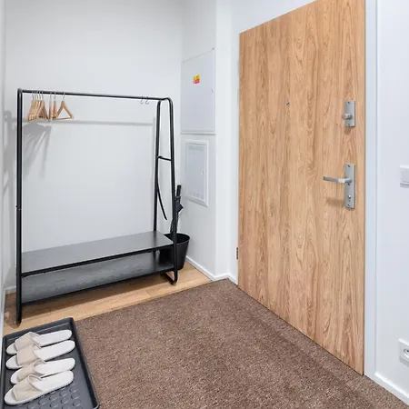 Apartment New Modern With Parking, Near Airport