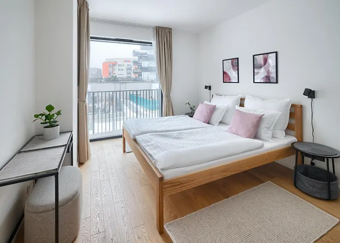 New Modern With Parking, Near Airport Appartamento *