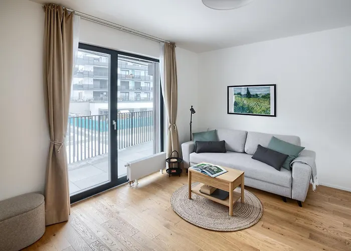 New Modern With Parking, Near Airport * Praga