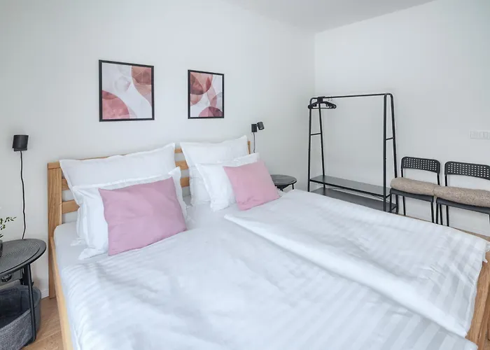 Appartamento New Modern With Parking, Near Airport *