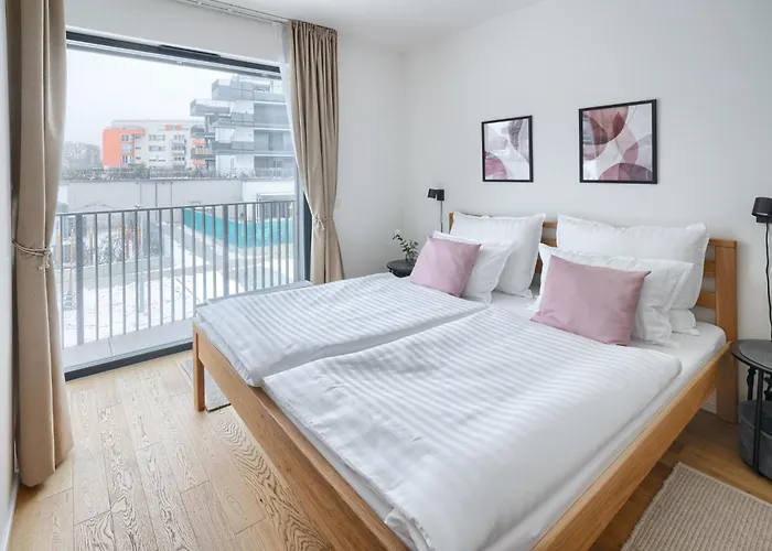 New Modern With Parking, Near Airport Appartamento Praga