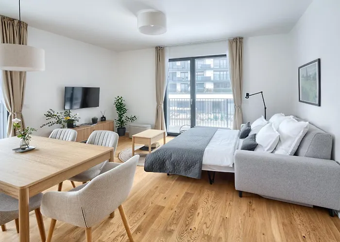 New Modern With Parking, Near Airport Appartamento Praga