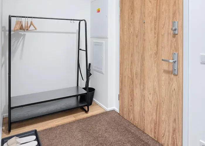 Appartamento New Modern With Parking, Near Airport