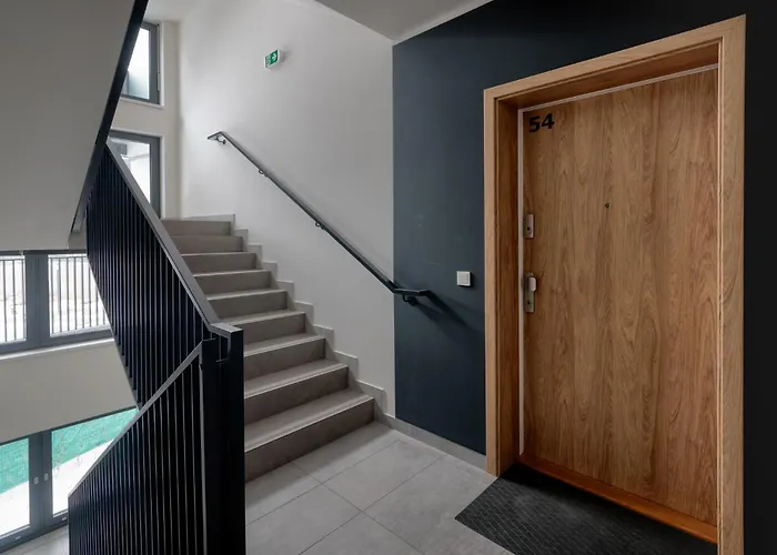 New Modern With Parking, Near Airport Appartamento